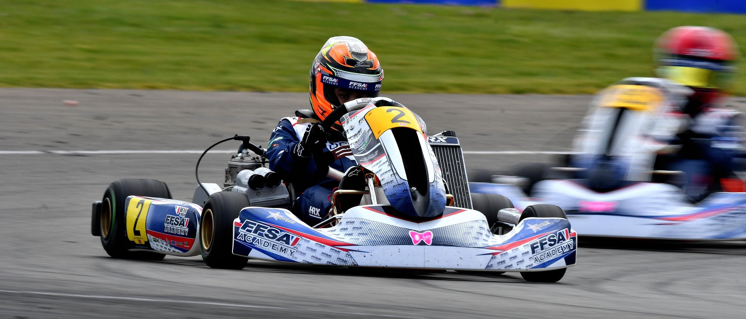 Jeune pilote accompagné par JB Racing sur circuit